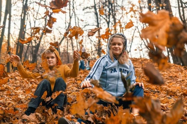 Fall into Friendship: Best Buddies Canada’s Seasonal Friendship Activities